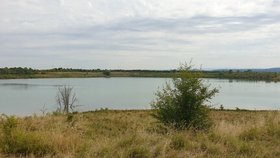 Jezero Teufelsee ve středoněmecké spolkové zemi Hesensko, kde bylo nalezeno mrtvé tělo Ayleen Ambsové.