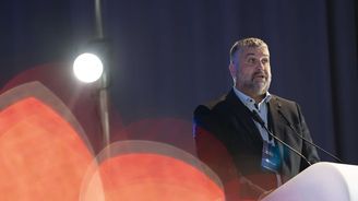 Strojvedoucí na regionálních tratích může nahradit technologie. AŽD už testuje lehký autonomní vlak Strojvedoucí na regionálních tratích může nahradit technologie. AŽD už testuje lehký autonomní vlak