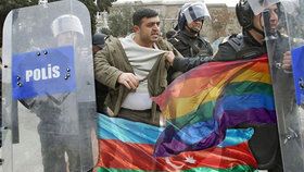 Kolem 60 členů LGBT komunity bylo zatčeno při razii v Baku.