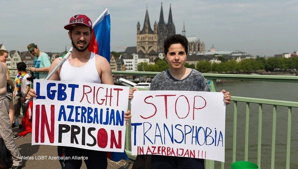 Kolem 60 členů LGBT komunity bylo zatčeno při razii v Baku.