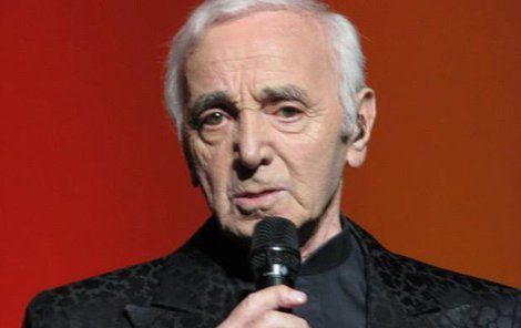 Šansoniér Aznavour vystoupí v dubnu v pražském Kongresovém centru.