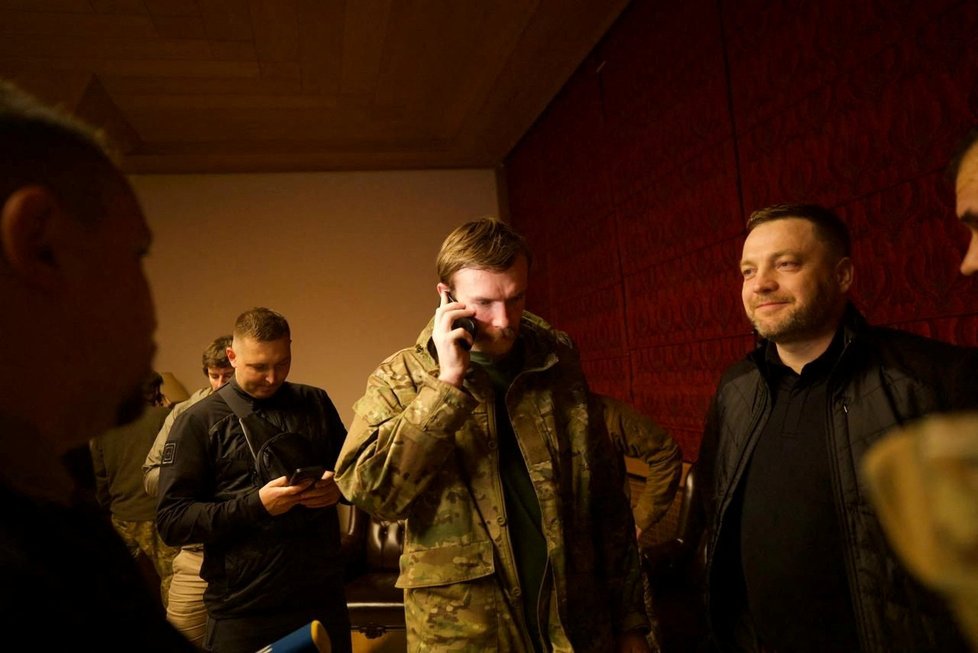 Propuštění důstojníci ukrajinského pluku Azov (21. 9. 2022)