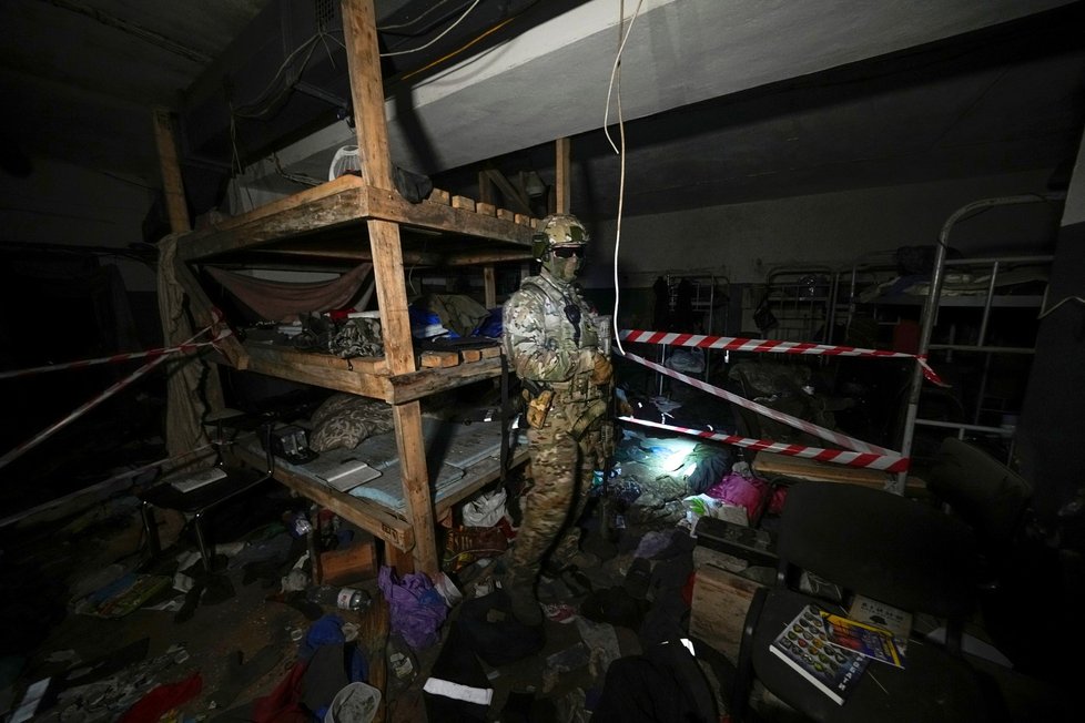 Sklepy pod ocelárnami Azovstal, kde dlouhé týdny přežívali azovští bojovníci i několik civilistů