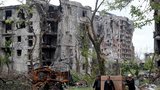 Vzpomínky rodiny uprchlíků z Mariupolu: Domy hořely jako papíry a lidé padali i z oken!