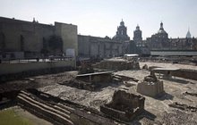 Archeologové na stopě hrobky aztéckých králů! Navedly je kosti sťatých dětí!