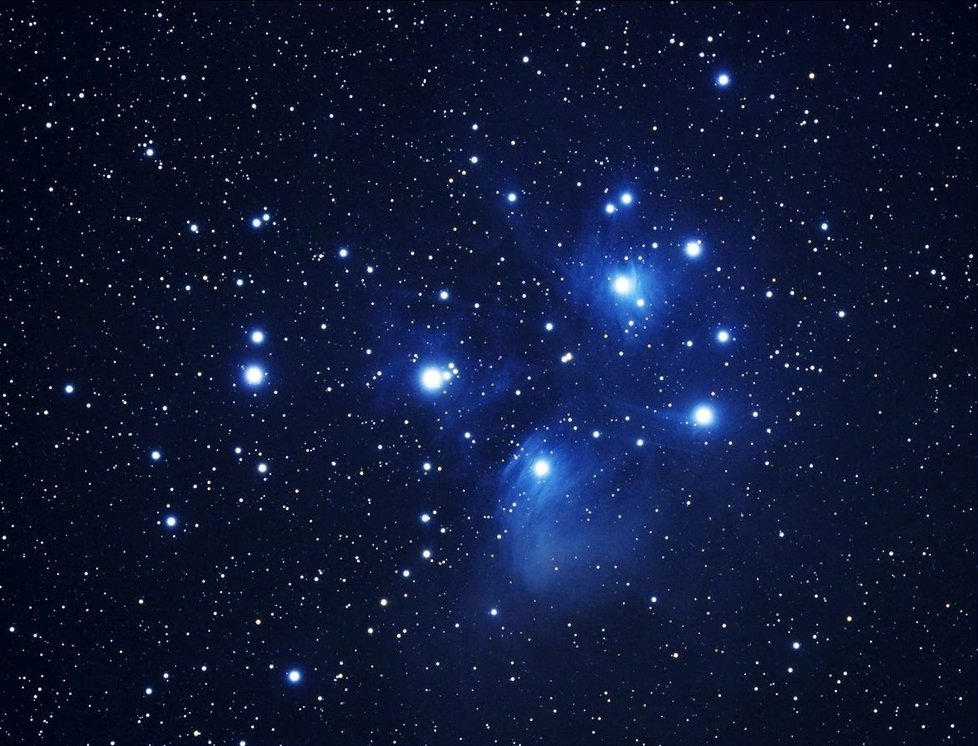 Otevřené   hvězdokupy v souhvězdí Býka,  které  se  právě  v  tomto  období   začínají objevovat na noční obloze a lidově se nazývají Baby.