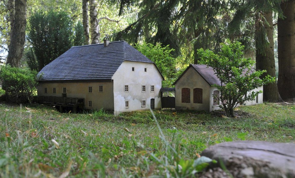 Ludrův mlýn v Babiččině údolí  - park miniatur Boheminium