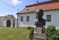 Zastřelení tří komunistů vedlo k odvetě proti církvi: Před 70 lety se v Babicích odehrál podivný případ