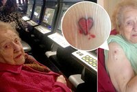 Drsná babička si užila své 103. narozeniny: Hrála v kasinu a nechala se potetovat!