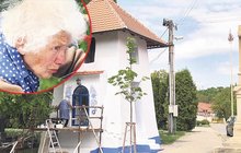 Kouzelná babička Anežka Kašpárková (87): Místo hůlky má štětec a maluje kapličku!