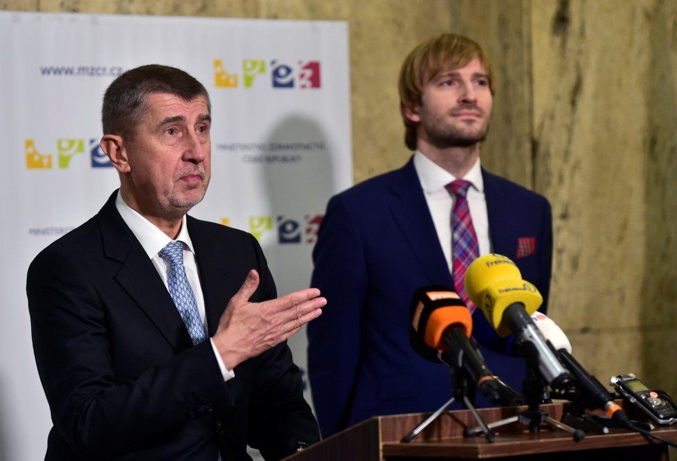 Andrej Babiš uvádí do úřadu Adama Vojtěcha.