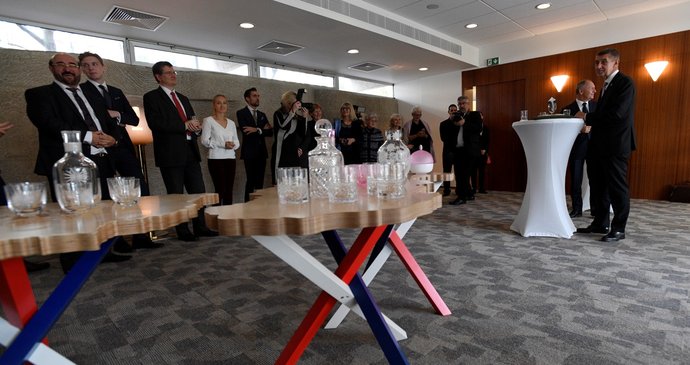 Na české ambasádě v Londýně se premiér Andrej Babiš setkal také s krajany žijícími ve Velké Británii.