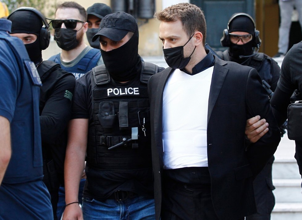 Babis Anagnostopoulos se u soudu v Athénách objevil v neprůstřelné vestě.