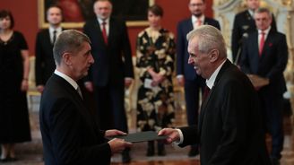 Babiš se stal novým českým premiérem. Ignorujte novináře, doporučil mu Zeman