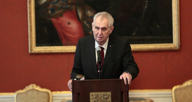 Češi sázejí na prezidentské volby jako o život. Vede Zeman, propadá Hannig