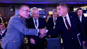 Náčelník Generálního štábu Federálního ministerstva obrany Německa Carsten Breuer, Andrej Babiš a ministr obrany Jaromír Zůna na Pražském obranném summitu (17. 9. 2026)