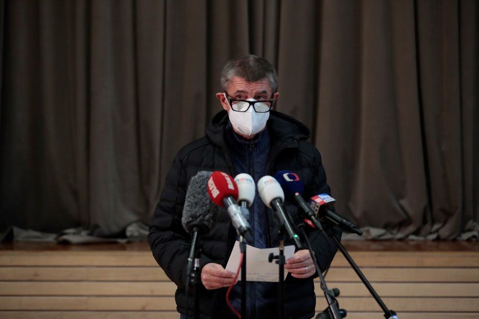 Premiér Andrej Babiš (ANO) a jeho tisková konference v Průhonicích (10. 10. 2020)