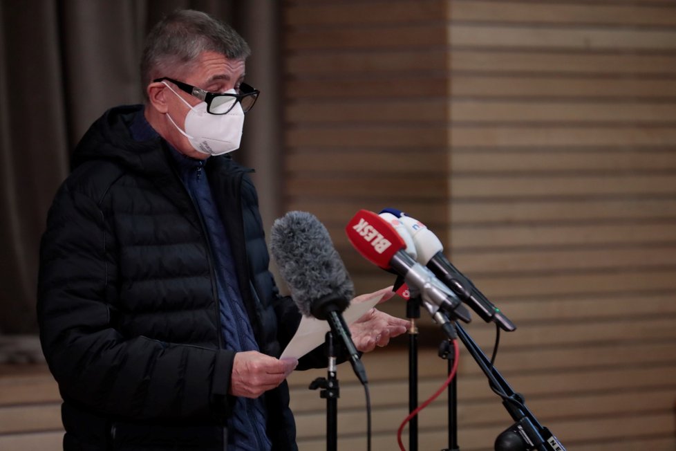 Premiér Andrej Babiš (ANO) a jeho tisková konference v Průhonicích (10. 10. 2020)