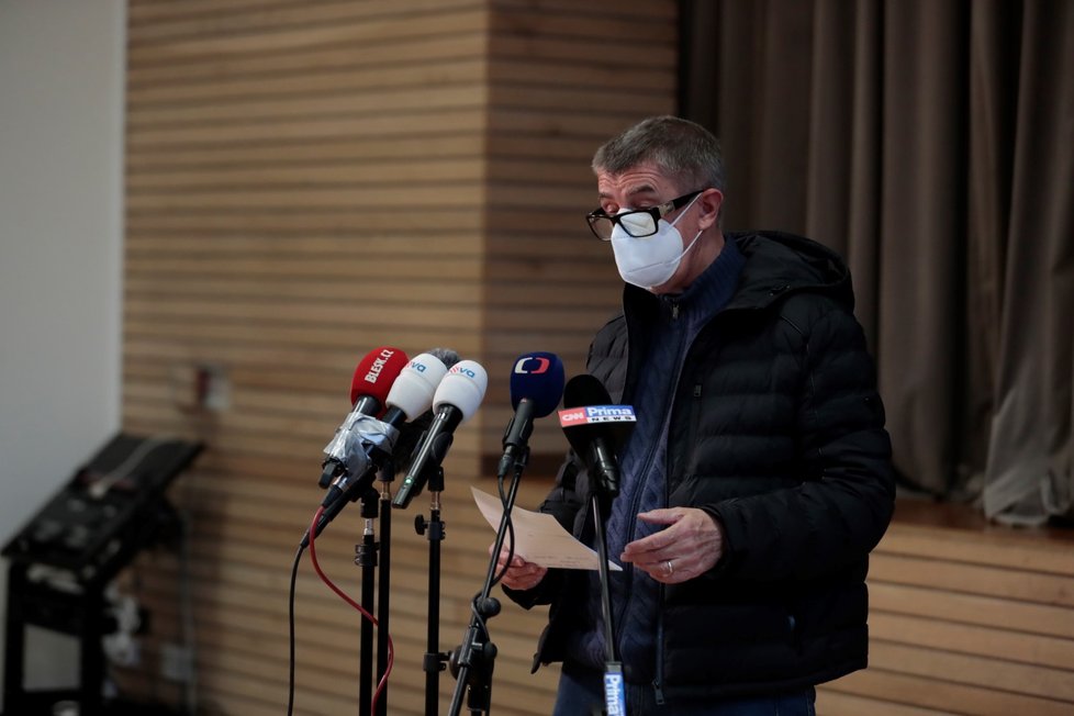 Premiér Andrej Babiš (ANO) a jeho tisková konference v Průhonicích (10. 10. 2020)