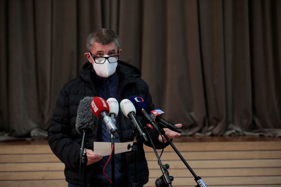 Premiér Andrej Babiš (ANO) a jeho tisková konference v Průhonicích (10. 10. 2020)