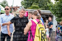 Útok na Babiše vejcem: Mohli mu předejít? Osobních strážců se zastalo prezidium
