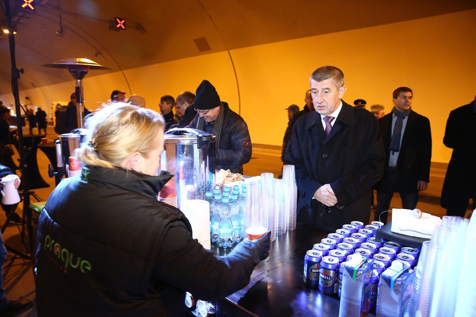 Vicepremiér Andrej Babiš (ANO) na slavnostním otevření posledního úseku dálnice D8 (17. prosince 2016)