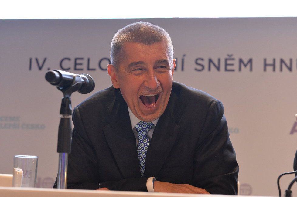 Andrej Babiš obhájil post předsedy ANO na sněmu hnutí.