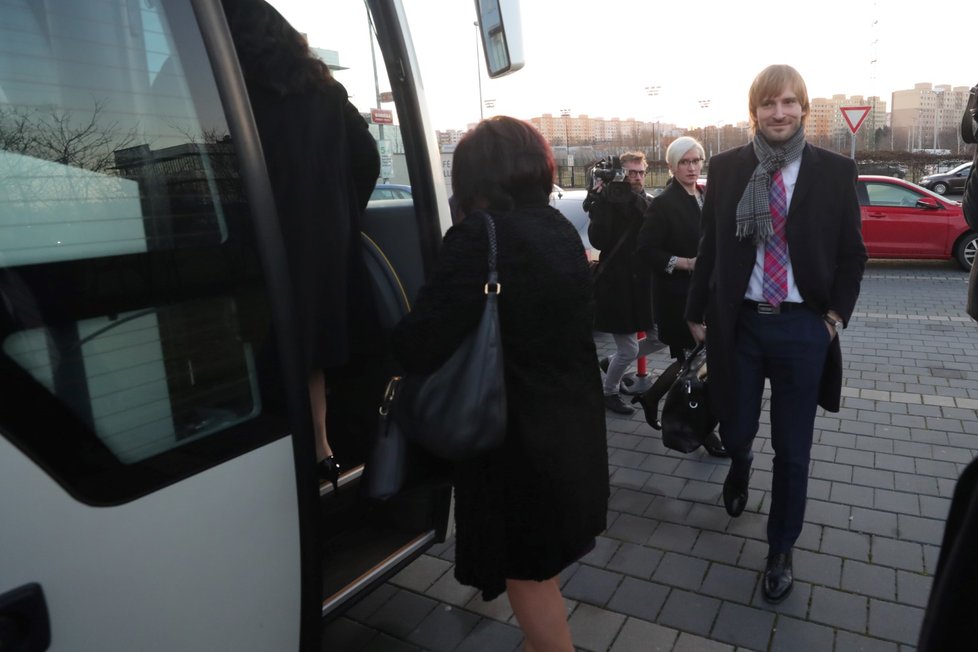 Babišův kabinet vyrazil před jmenováním uctít památku TGM do Lán.