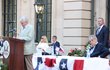 Oslavy 244. výročí Dne nezávislosti USA: Stephen B. King, Monika Babišová, Andrej Babiš a Miloš Zeman (30. 6. 2020)