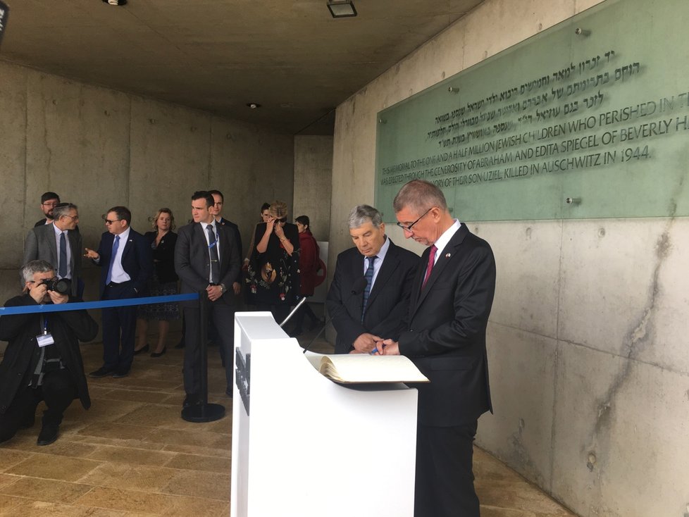 Monika Babišová se v Jeruzalémě rozplakala na návštěvě Muzea historie holokaustu. (20. 2. 2019)