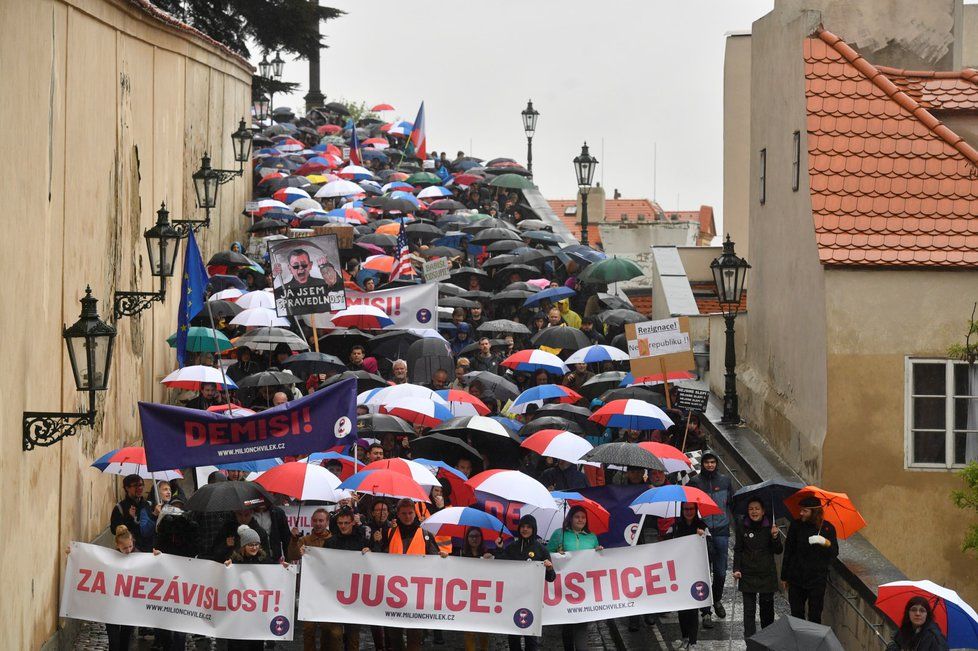 Demonstrace proti Andreji Babišovi a Marii Benešové v čele justice (29. 4. 2019)