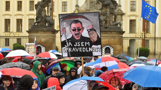 Demonstrace proti Andreji Babišovi a Marii Benešové v čele justice (29. 4. 2019)