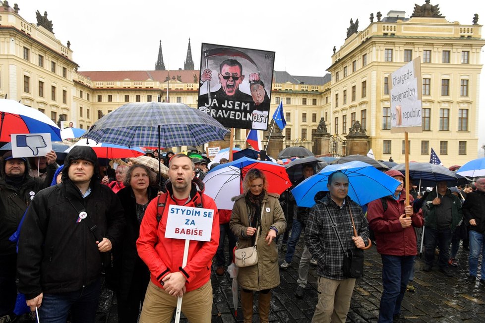 Demonstrace proti Andreji Babišovi a Marii Benešové v čele justice (29. 4. 2019)