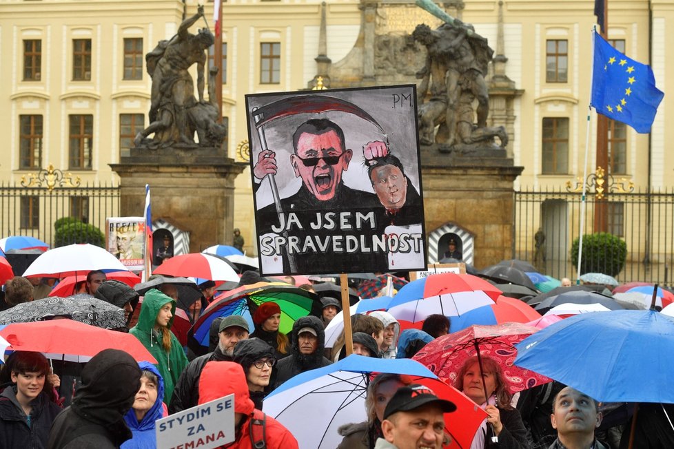 Demonstrace proti Andreji Babišovi a Marii Benešové v čele justice (29. 4. 2019)