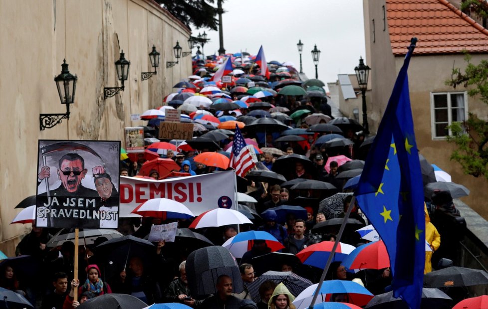 Protest proti Andreji Babišovi a Marii Benešové v Praze (29. 4. 2019)