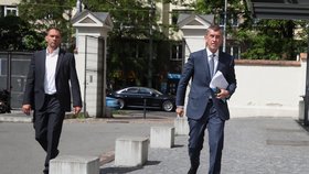 Premiér Andrej Babiš při příchodu do redakce Blesku