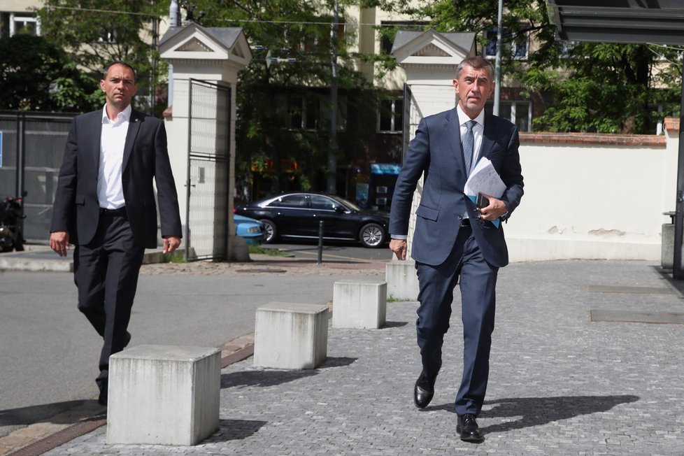 Premiér Andrej Babiš při příchodu do redakce Blesku