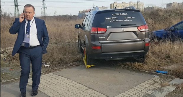 Babiš dostal botičku a volal strážníky. Dost ho to překvapilo