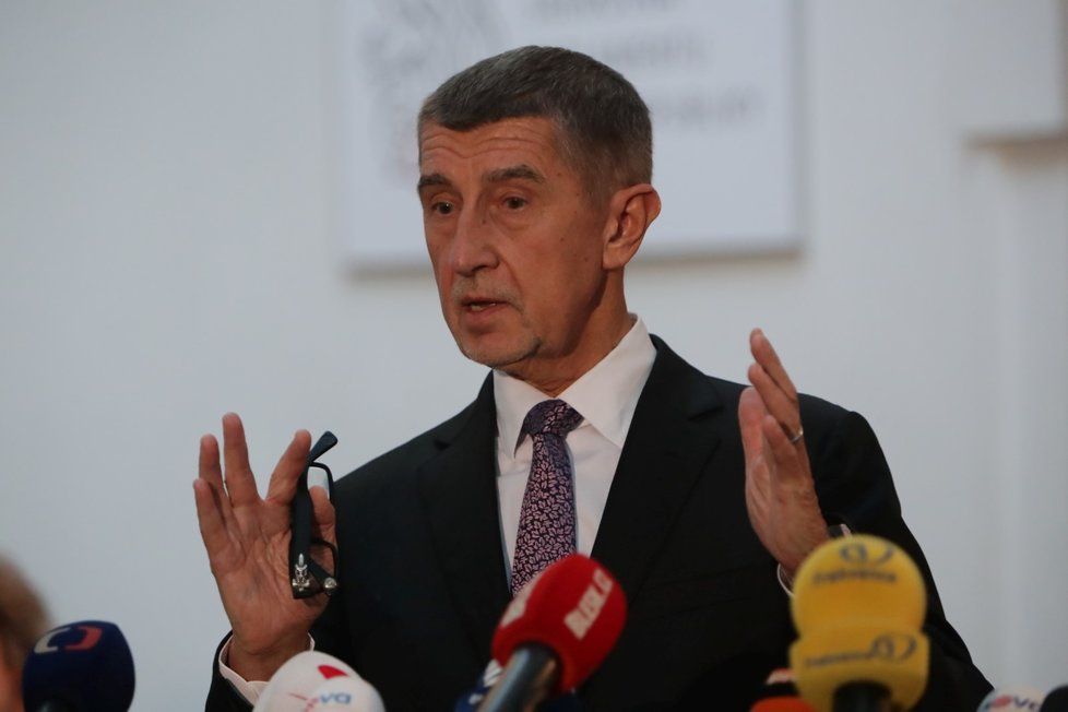 Premiér Andrej Babiš (ANO) ve Sněmovně na tiskové konferenci, kde se vyjadřuje k rozhodnutí státního zástupce o kauze Čapí hnízdě (4.12.2019)