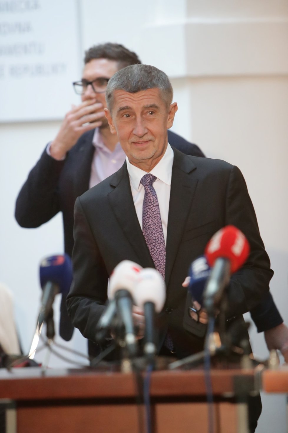 Premiér Andrej Babiš (ANO) reagoval na výzvu Petra Fialy, aby odstoupil tak, že navrhl jako šéfa ODS Pavla Novotného.