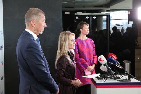 Za Ditou Charanzovou stál v evropských volbách Andrej Babiš (17. 2. 2019)