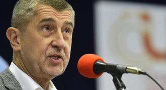 Babiš: Fotbalisti to podělali, není možné, aby se peníze dělily v bytě