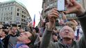 Lidé v Praze vyšli do ulic, protestovali proti Andreji Babišovi. (9.4.2018)