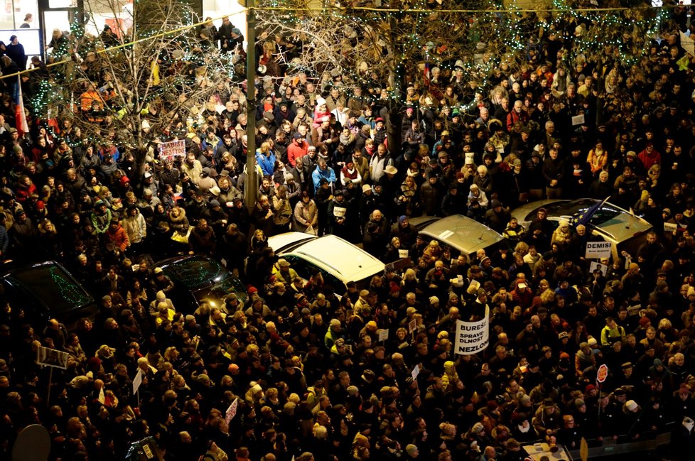 Demonstrace na Václavském náměstí za odstoupení premiéra Andreje Babiše (10. 12. 2019)