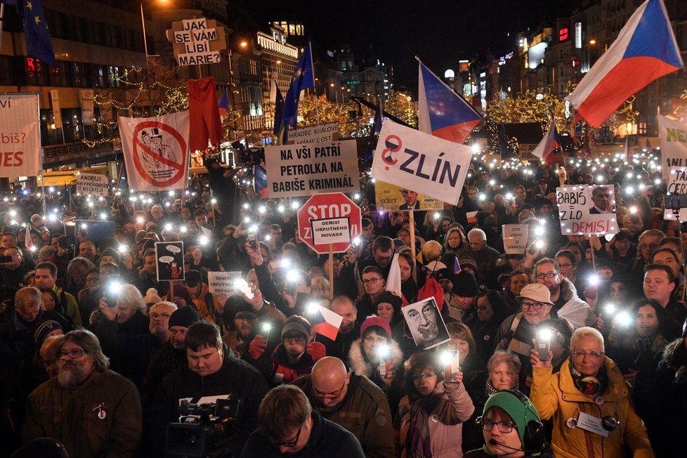 Demonstrace na Václavském náměstí za odstoupení premiéra Andreje Babiše (10. 12. 2019)