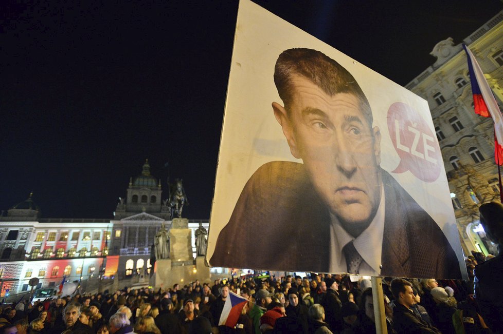Protest proti Andreji Babišovi na Václavském náměstí v souvislosti s kauzou jeho syna Andreje juniora