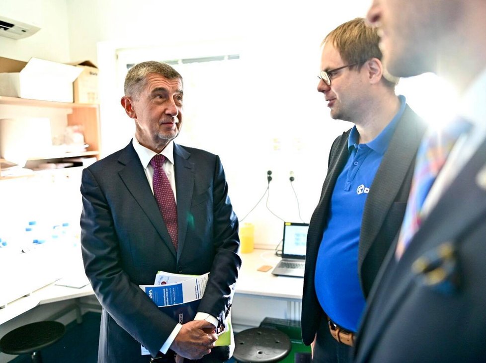 Andrej Babiš jednal se společností Diana Technologies o přístroji, který za jeden den otestuje až 1000 lidí na koronavirus