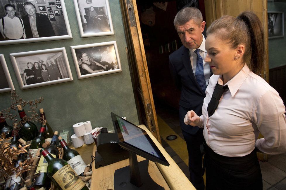 Ministr financí Babiš kontroluje, jak mu běží elektronická evidence tržeb.