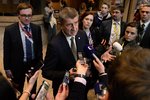 Český premiér v demisi Andrej Babiš hovoří s novináři na neformálním summitu EU 23. února 2018 v Bruselu.