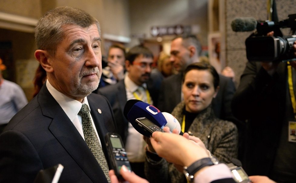 Český premiér v demisi Andrej Babiš hovoří s novináři na neformálním summitu EU 23. února 2018 v Bruselu